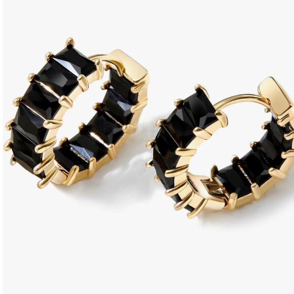 18K Gold Plated Black Stud Earrings - Picture 1 of 5